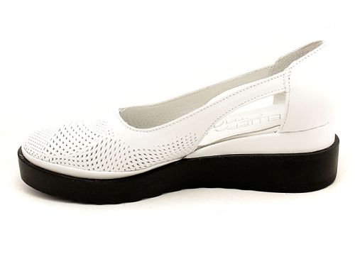 Дамски, отворени обувки от естествена кожа в бяло, модел  Елица.