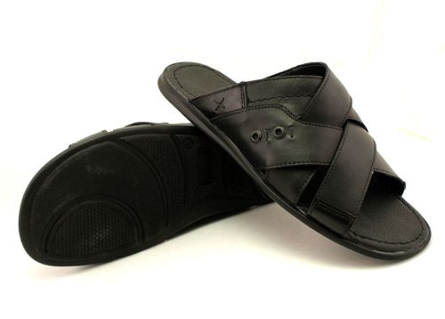 Мъжки чехли от естествена кожа в черно, модел Теодор.
