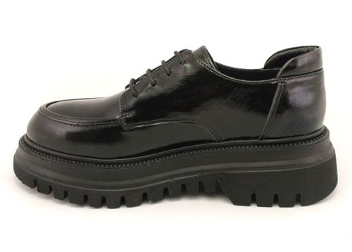 Дамски обувки с връзки от естествен лак в черно - Модел Глория А.