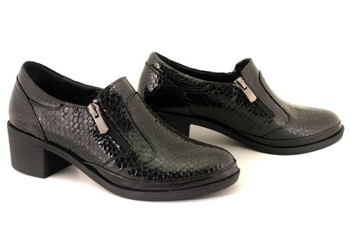 Дамски обувки от естествен лак в черно - Модел Олимпия