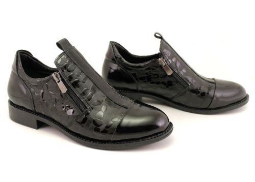 Дамски, ежедневни обувки от естесвен лак в черно - Модел Дорис.