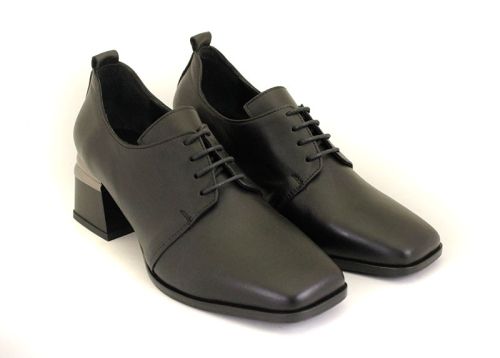 Дамски официални обувки от естествена кожа в черно - Модел Сара.