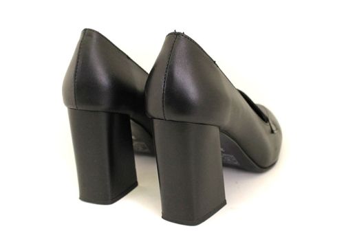 Дамски официални обувки от естествена кожа в черно - Модел Меган.