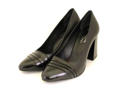 Дамски официални обувки от естествена кожа и лак в черно - Модел Мика