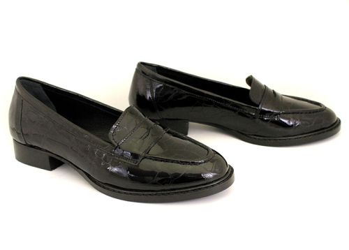Pantofi formali dama din piele naturala lacuita de culoare neagra - Model Jolie.