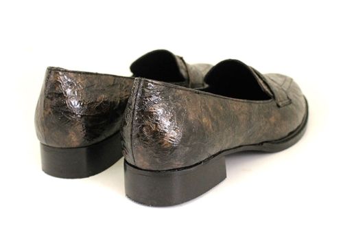 Дамски ниски обувки от естествен лак в кафяво - Модел Михаела.
