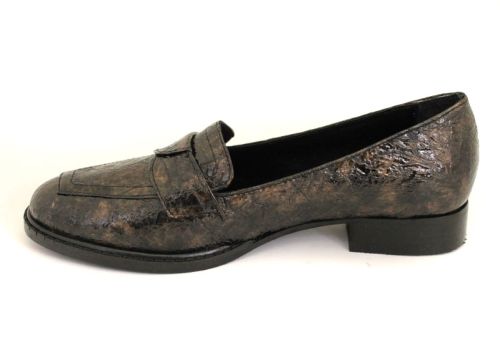 Дамски ниски обувки от естествен лак в кафяво - Модел Михаела.