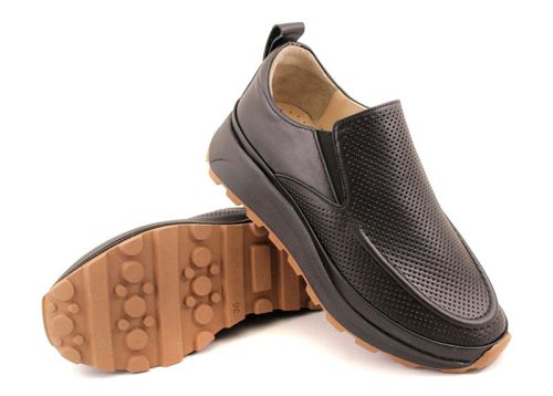 Дамски спортни обувки в черно - Модел Габриела.