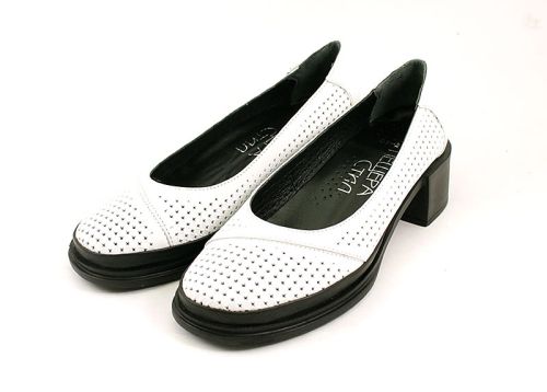 Дамски летни обувки от естествена кожа в бяло - Модел Даная
