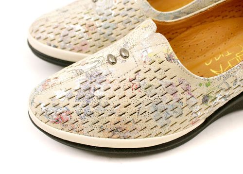 Дамски летни обувки в бежово - Модел Андрея