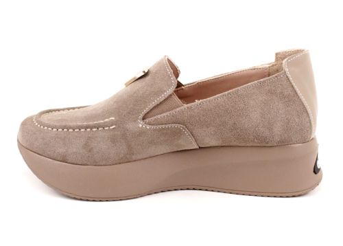 Дамски спортни обувки от естествен велур във визонено - Модел Теодора.