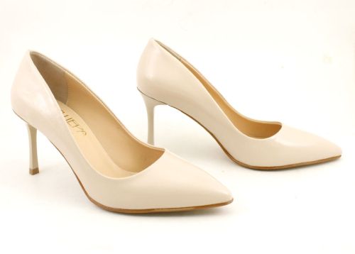 Дамски официални обувки от естествен лак в бежово - Модел Амалия.