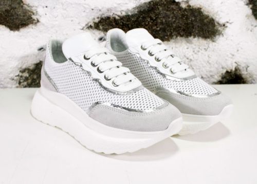 Дамски спортни летни обувки от естествена кожа в бяло - Модел Аделина.
