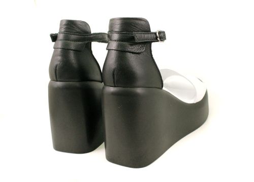 Дамски сандали от естествена кожа в черно - модел Даниела