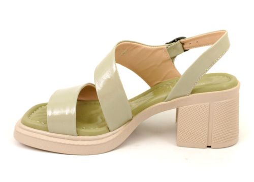 Дамски сандали на ток в зелено - модел Олесия