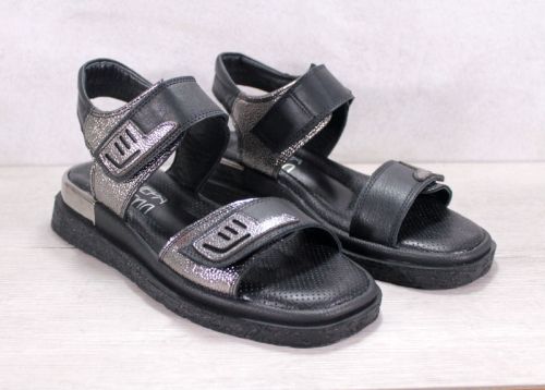 Дамски сандали от естествена кожа в черно и сребристо - модел Сузана