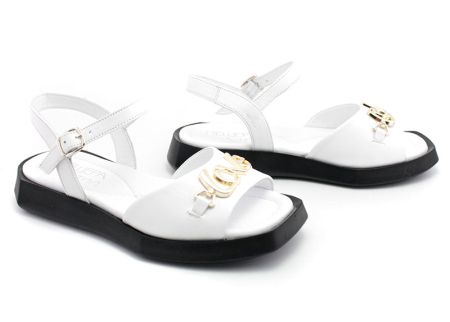 Дамски, ежедневни сандали в бял цвят- Модел Надежда.