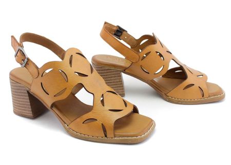 Дамски сандали от естествена кожа в светло кафяв цвят - Модел Лесли.