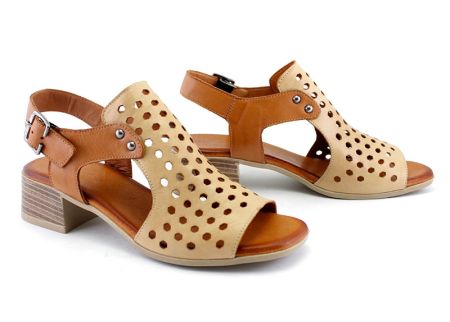 Дамски сандали на нисък ток в бисквитен и светло кафяв цвят - Модел Карина.