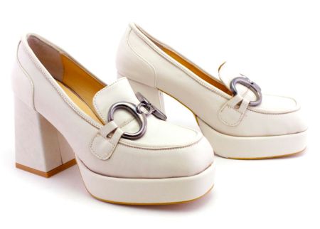 Дамски ежедневни обувки на ток в бежово - Модел Аделина.