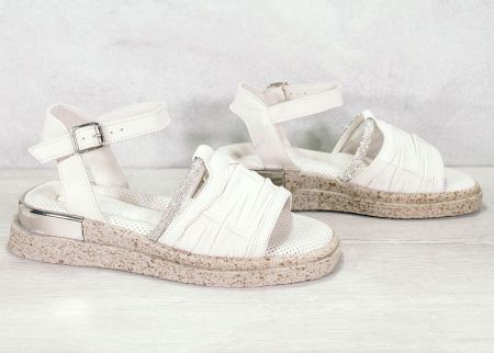 Дамски сандали от естествена кожа в бежово - модел Анкона