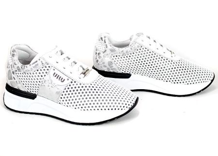 Дамски летни сникърси Soft Edge от естествена кожа в бял цвят със сребрист леопардов ефект