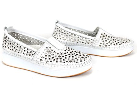 Дамски летни обувки Mira Flow от бяла естествена кожа с перфорация