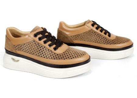 Дамски летни обувки Bella Form от светло кафяв естествен велур с перфорация