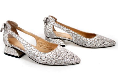 Дамски обувки Aria Flow от естествена кожа в визон с перфорация и нисък ток