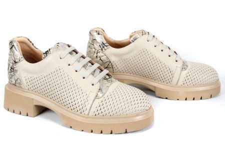 дамски обувки естествена кожа Virella Arte бежови с връзки платформа