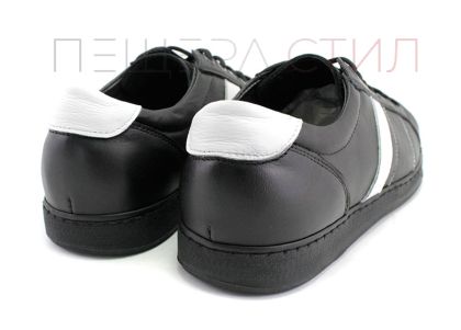 Мъжки обувки от естествена кожа в черно с бели елементи Y 212 CH