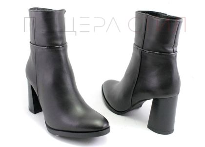 Botine de damă din piele naturală în negru 714 CH