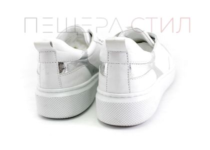 Дамски спортни обувки в бяло -  Модел Варвара.