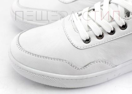 Дамски спортни обувки в бяло -  Модел Варвара.