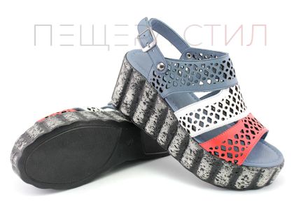 Дамски сандали на платформа от естествена кожа в синьо, бяло и червено - Модел Елвира.