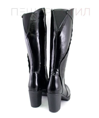 Дамски ботуши от естествен лак със страничен цип, в черно, модел Никол