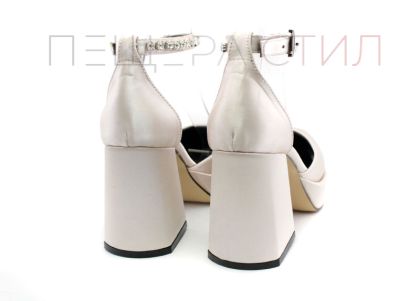 Дамски, високи сандали със затворени пръсти в бежово - Модел Орхидея