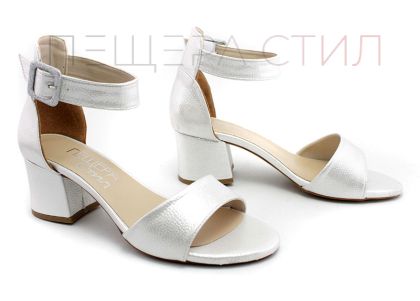 Дамски сандали от изкрящ еко материал в бяло - Модел Вега