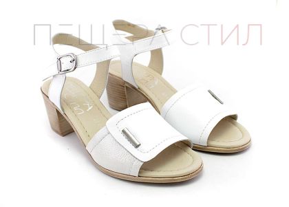 Дамски сандали в бял цвят от естествена кожа - Модел Моника