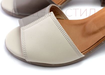 Дамски сандали от естествена кожа в бежово - Модел Андрея.