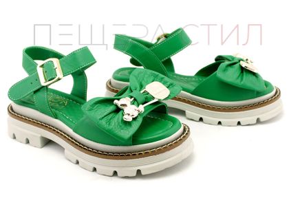 Дамски сандали от естествена кожа в зелено, модел Есмералда.