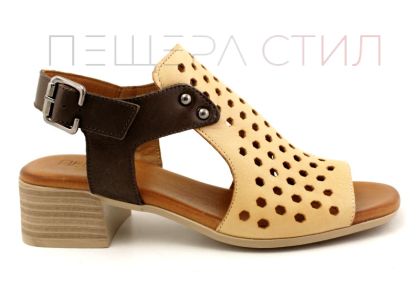 Дамски сандали на нисък ток в бисквитен и тъмно кафяв цвят - Модел Карина.