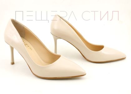 Дамски официални обувки от естествен лак в бежово - Модел Амалия.