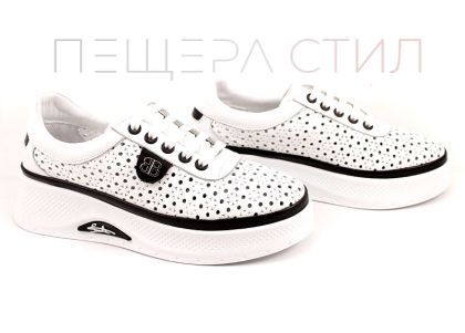 Дамски, спортни обувки в бяло - Модел Дима.
