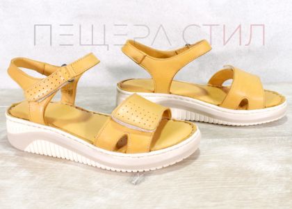 Дамски сандали в жълто - модел Ливия