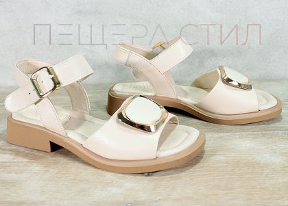 Дамски сандали на нисък ток от естествена кожа в бежово - модел Калиопа