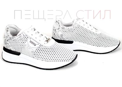 Дамски летни сникърси Soft Edge от естествена кожа в бял цвят със сребрист леопардов ефект