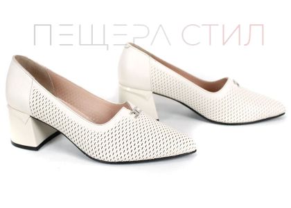 Дамски официални обувки Civella от бежова естествена кожа с перфорация