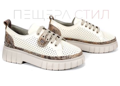 Nova Grace дамски обувки от естествен лак с перфорация и змийски принт