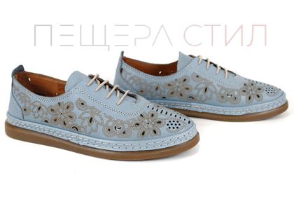 Какъв тип обувки са Nerisa Flow?  Летен дамски модел от естествена кожа с декоративна и дишаща перфорация.  Подходящи ли са за топло време?  Да, благодарение на перфорацията кракът остава проветрен и комфортен.  Удобни ли са за дълго носене?  Да, обувките